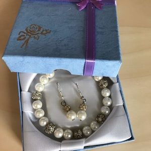 Pearl bracelet & earring set